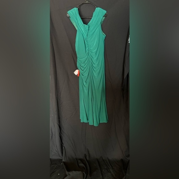 Mac Duggal 26484 NWT RUCHED OFF-THE-SHOULDER MIDI DRESS - Picture 5 of 7